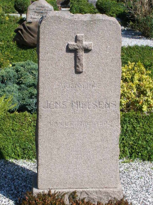 Jens Nielsen's familiegravsted.JPG